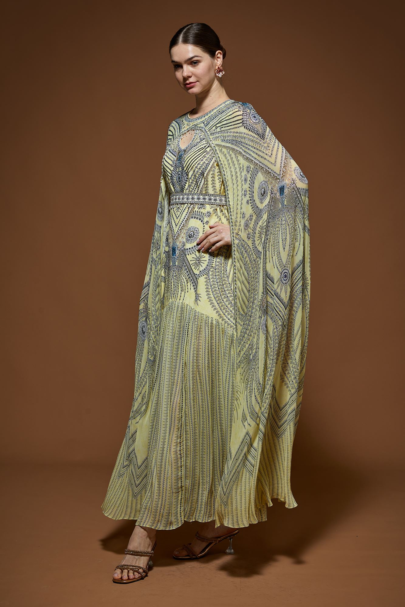 beige-kaftan-nr323-3