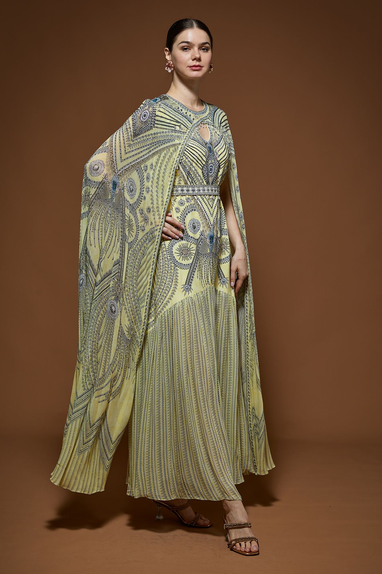 beige-kaftan-nr323-4