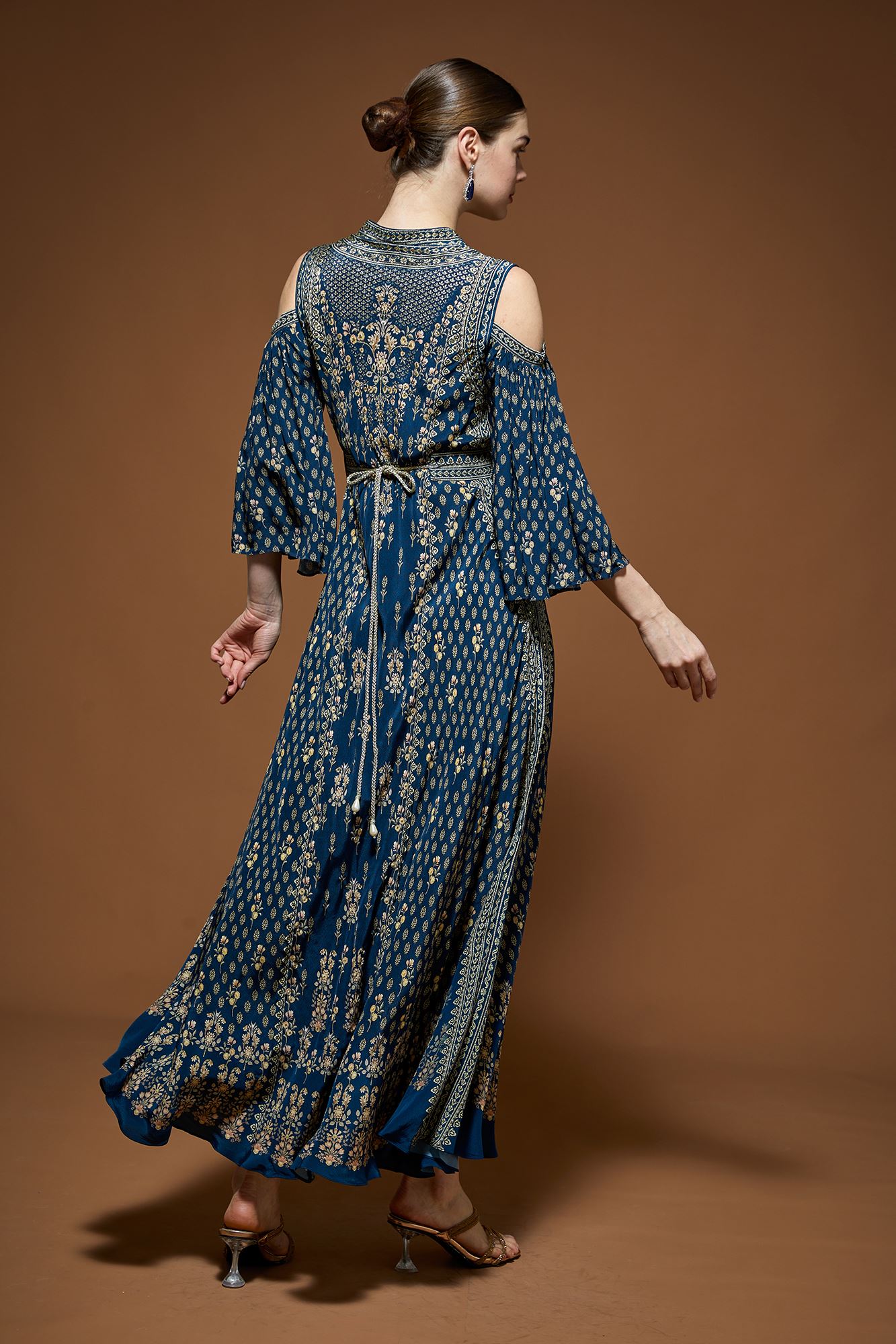 blue-gowns-nrs500-6
