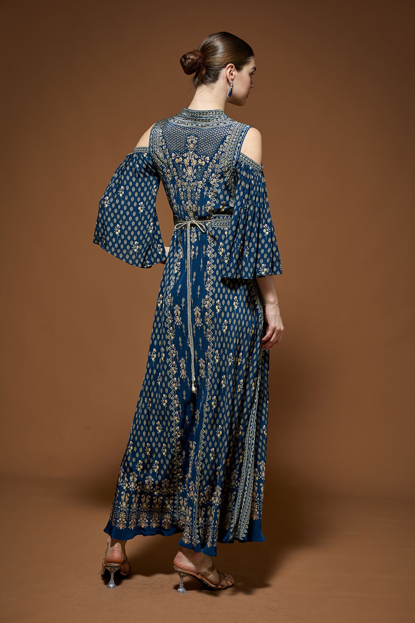 blue-gowns-nrs500-7