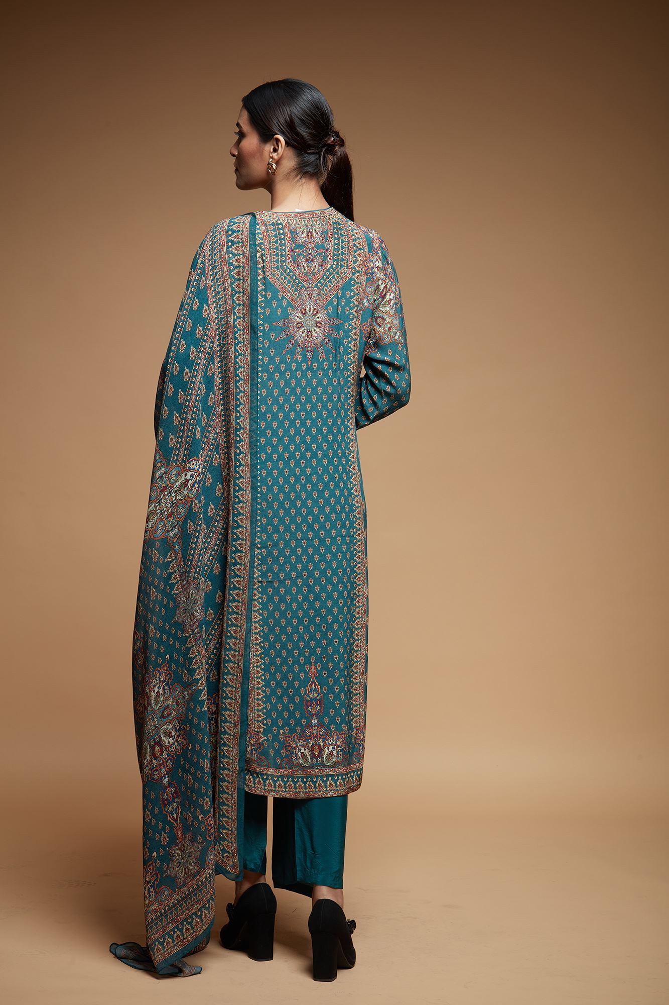 teal-kurta-suit-set-nrs619-5