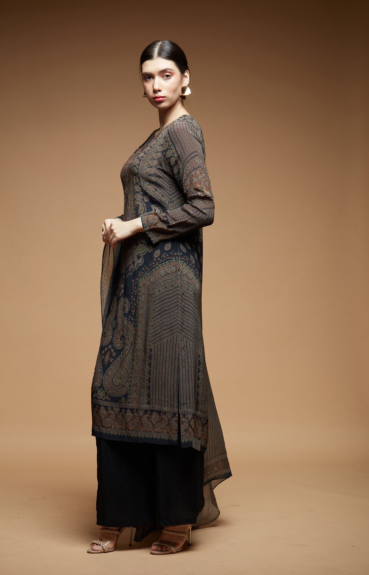 Black-Color-Suit-Set