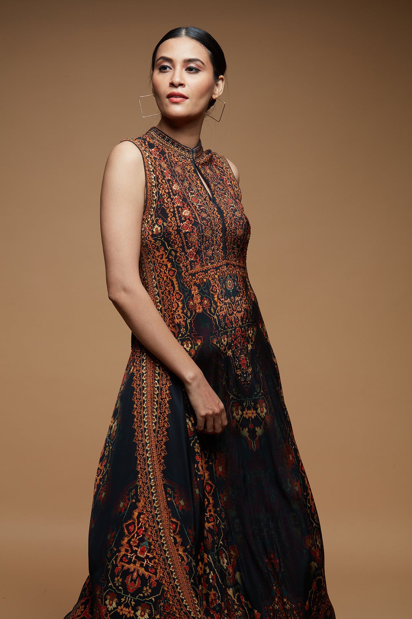 mb87black-color-halter-6