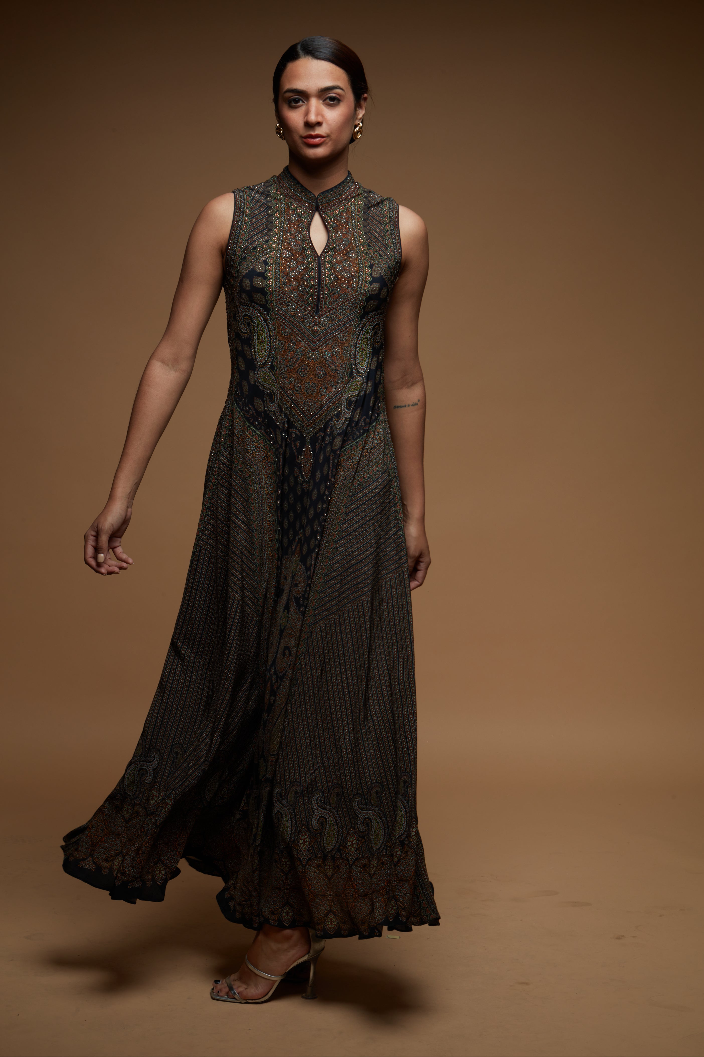 black-color-gown-1-3