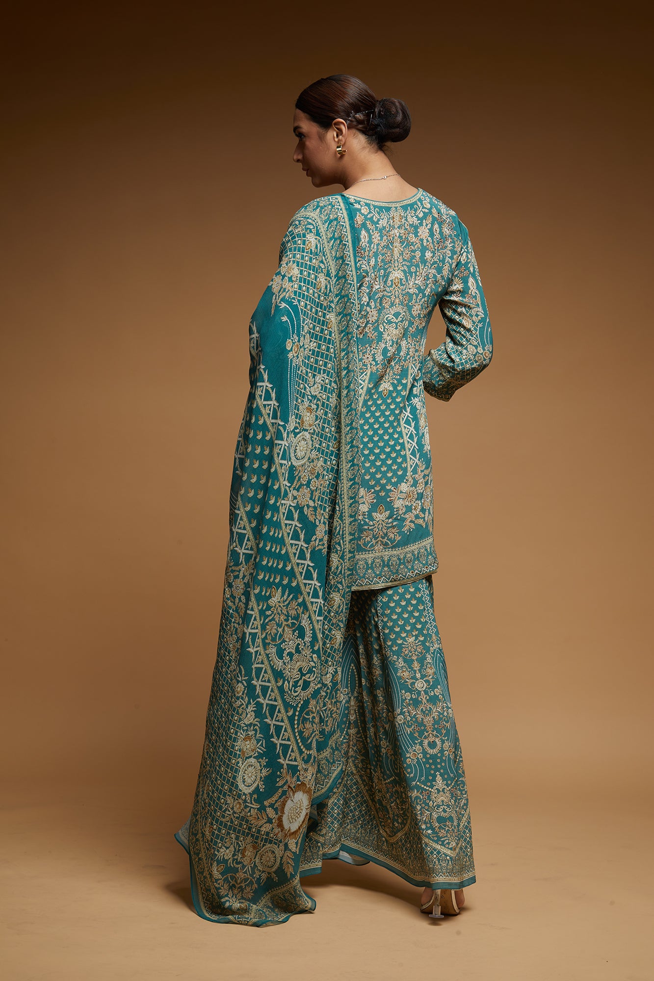 nr5dark-aqua-color-sharara-4