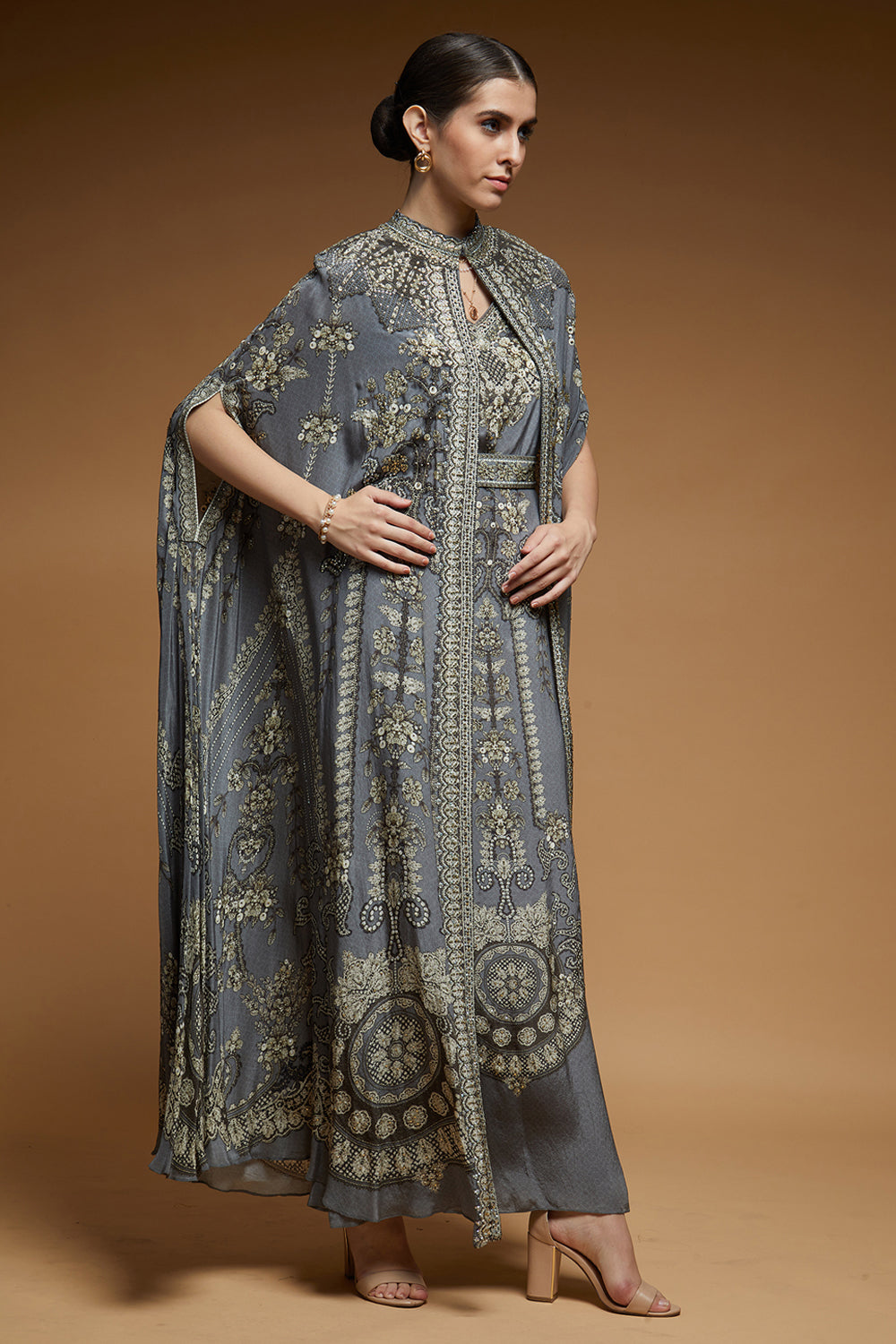 Da'irah Cape Kaftan Gown