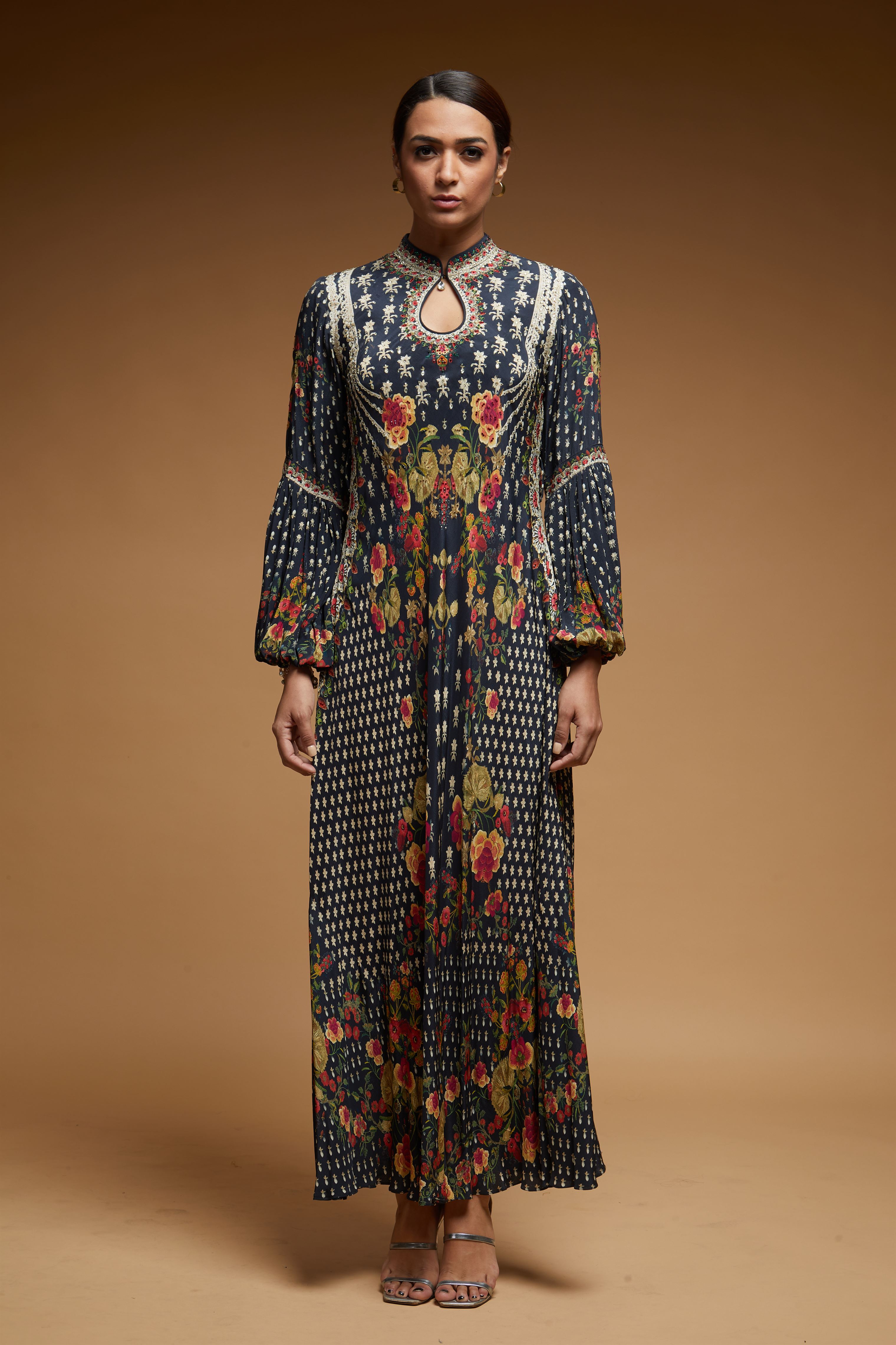 nr70black-color-halter-1