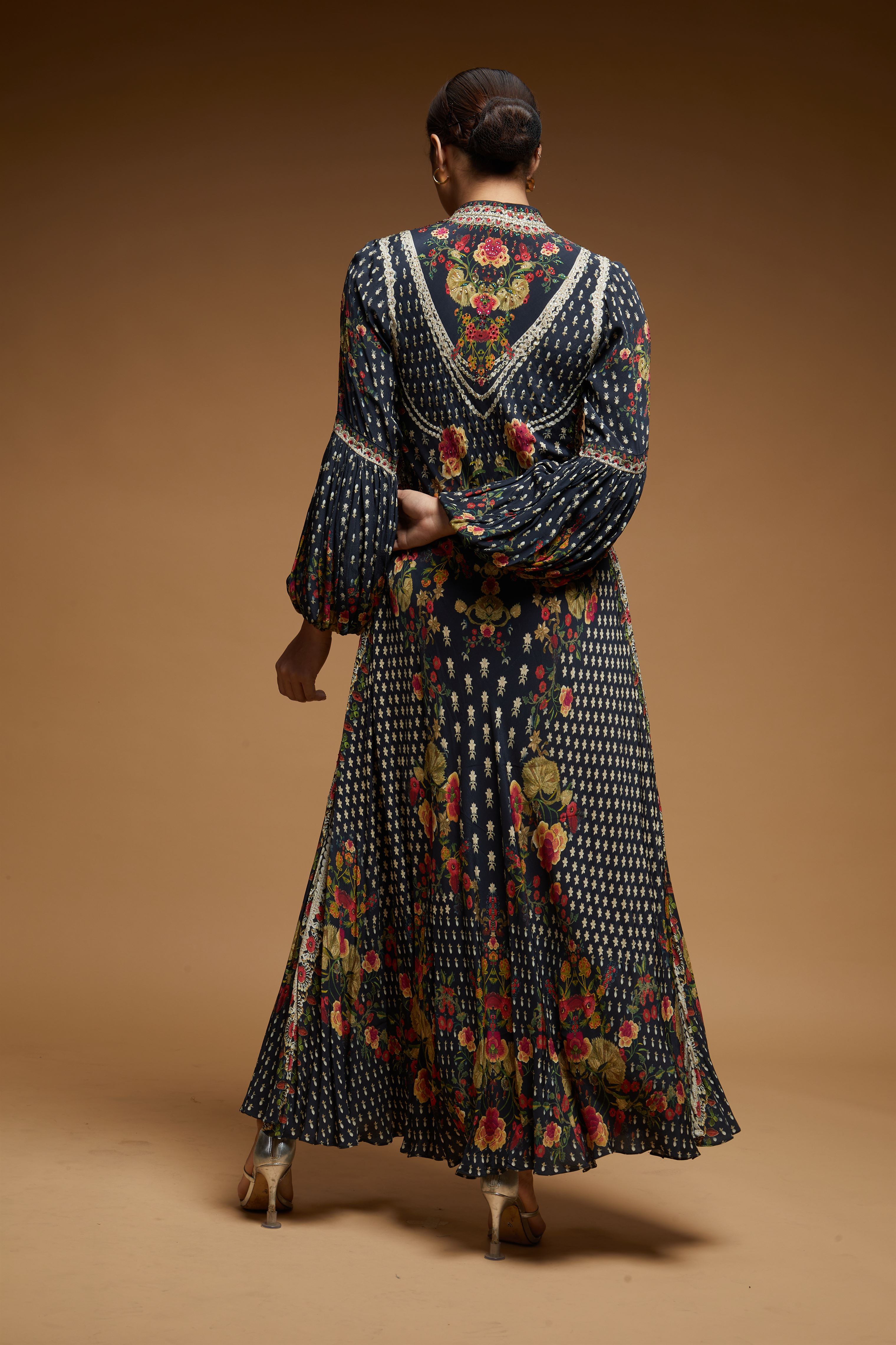 nr70black-color-halter-7