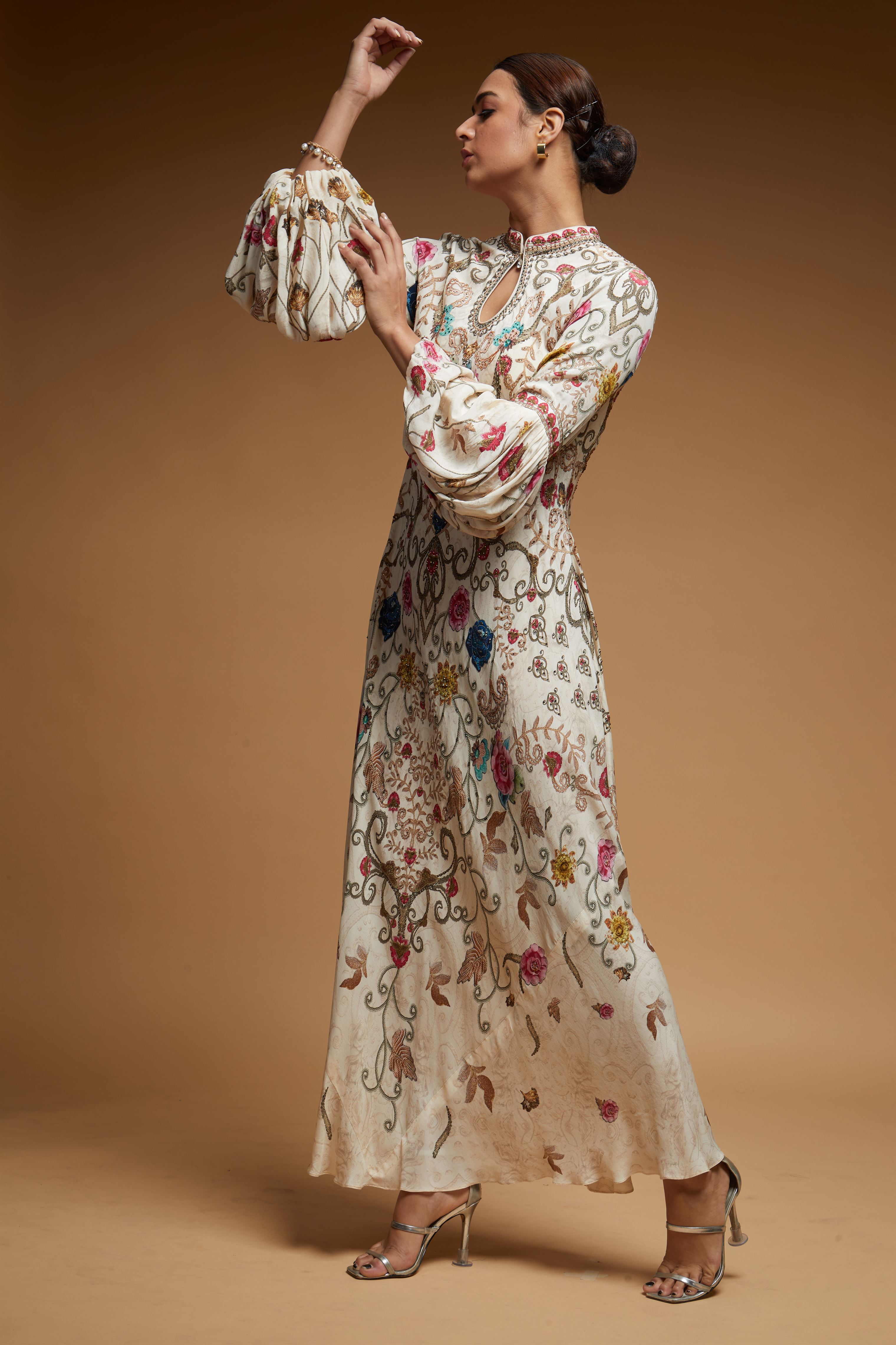 nr73ivory-color-halter-4