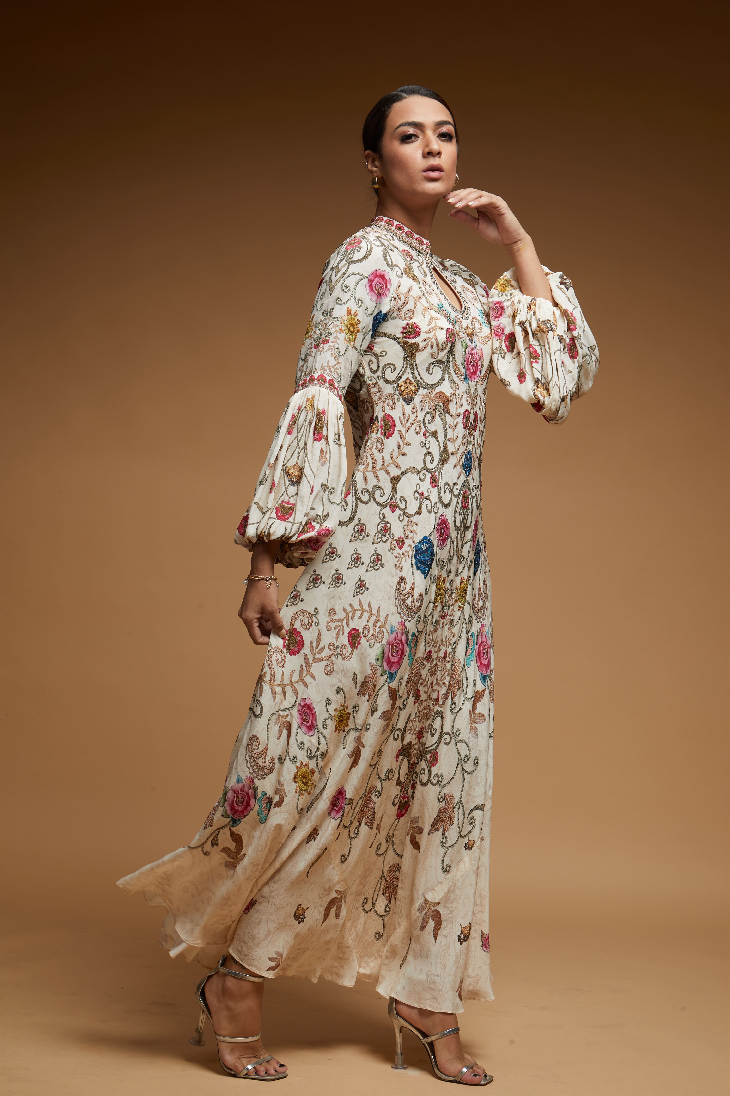 nr73ivory-color-halter-6