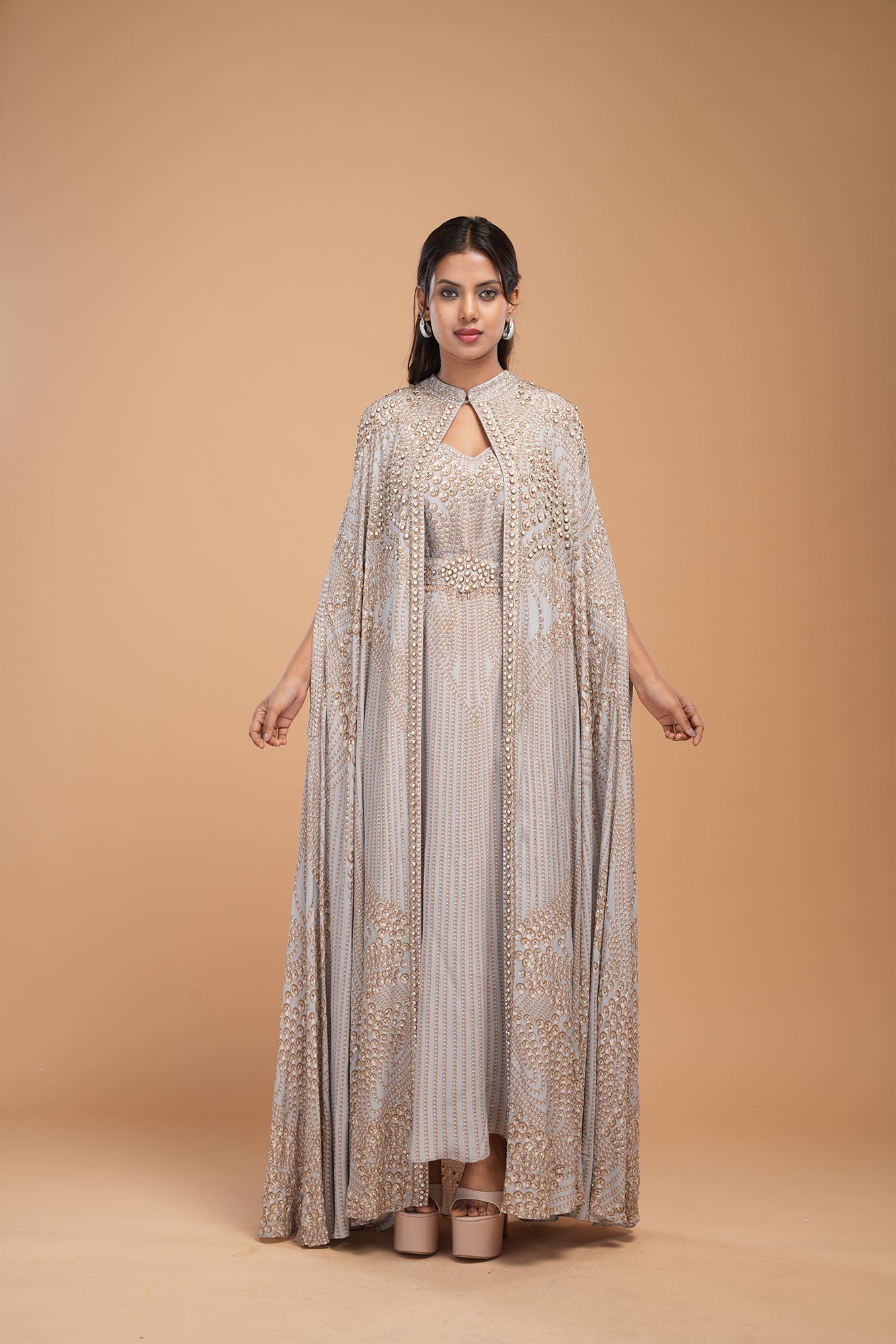 silver-color-kaftan-5