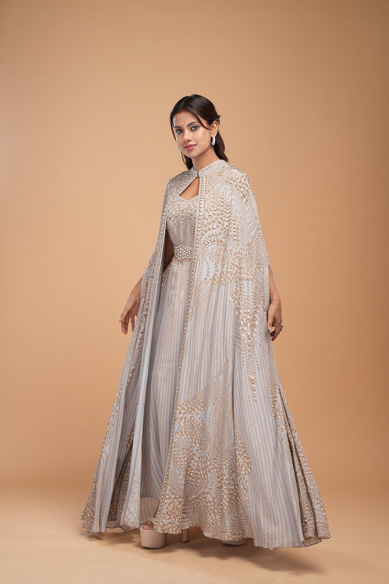 silver-color-kaftan-2