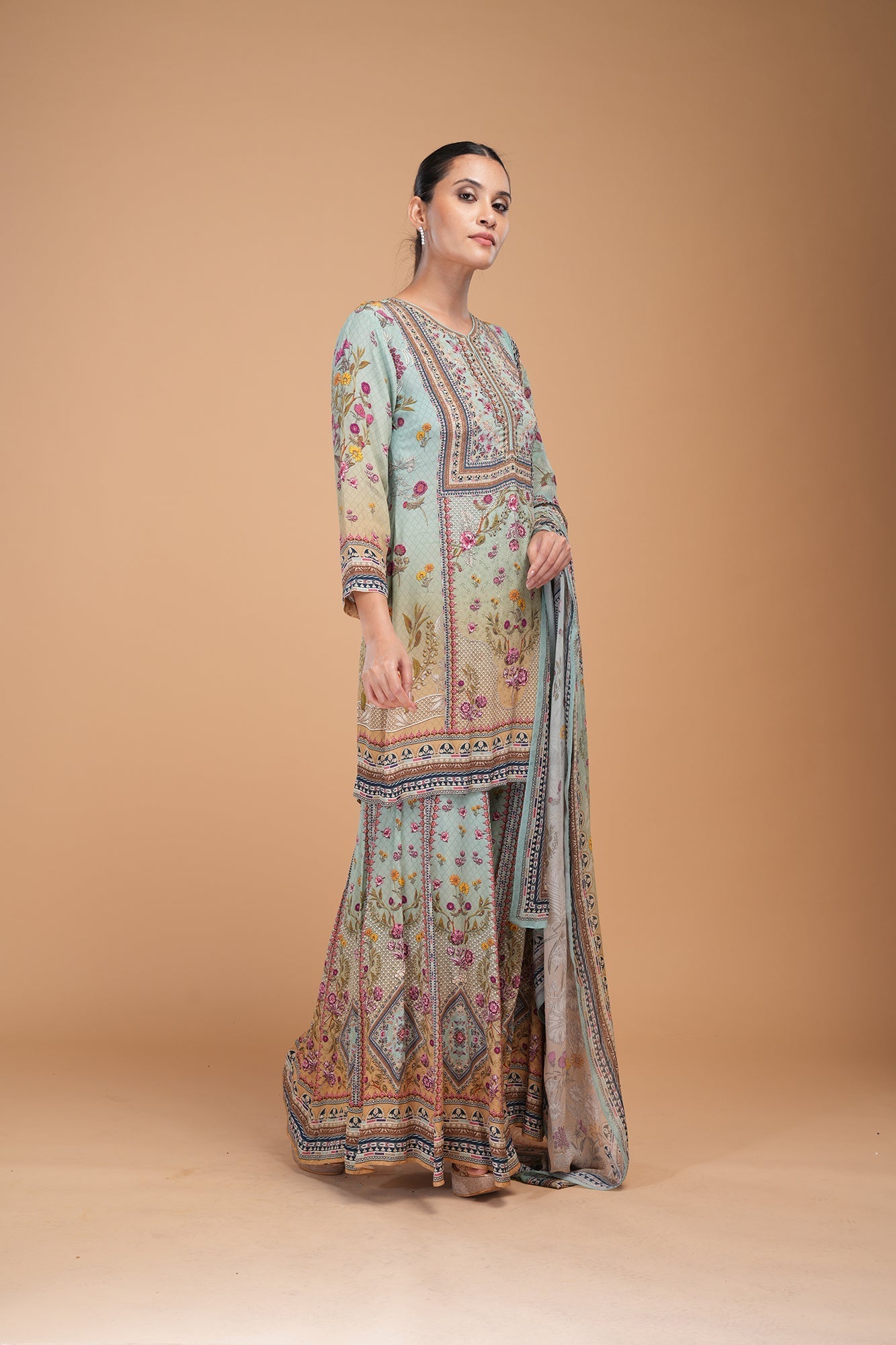 aqua-color-sharara-2