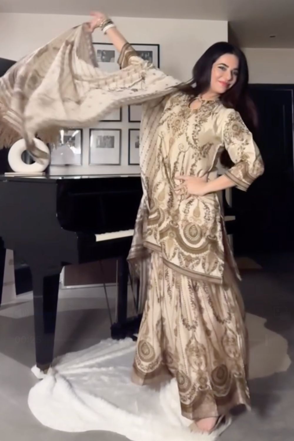 Sara Arfeen Khan In our Tasmim Sharara Set