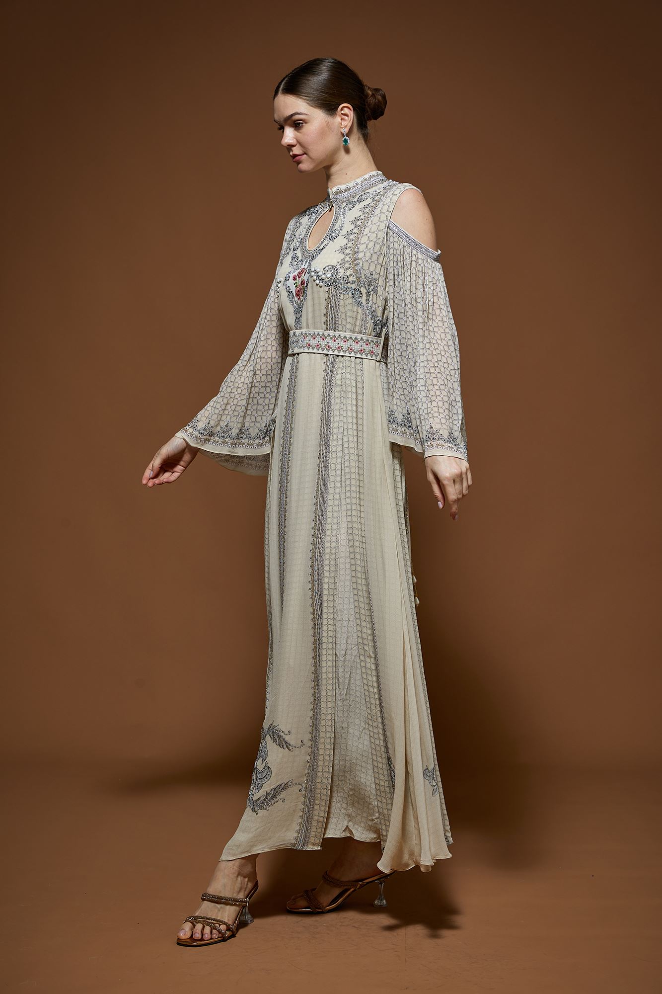 beige-kaftan-nr236-3