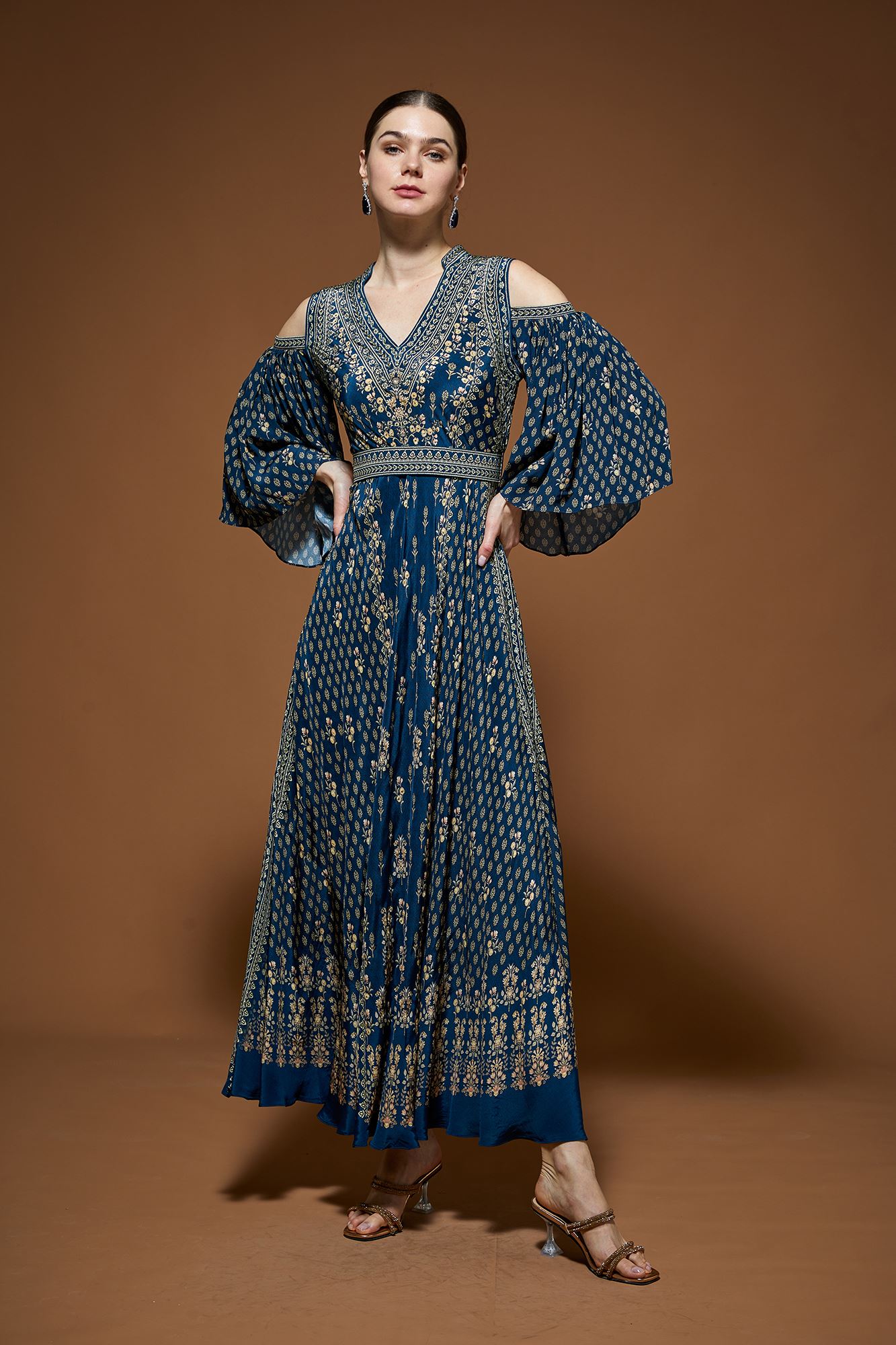 blue-gowns-nrs500-2