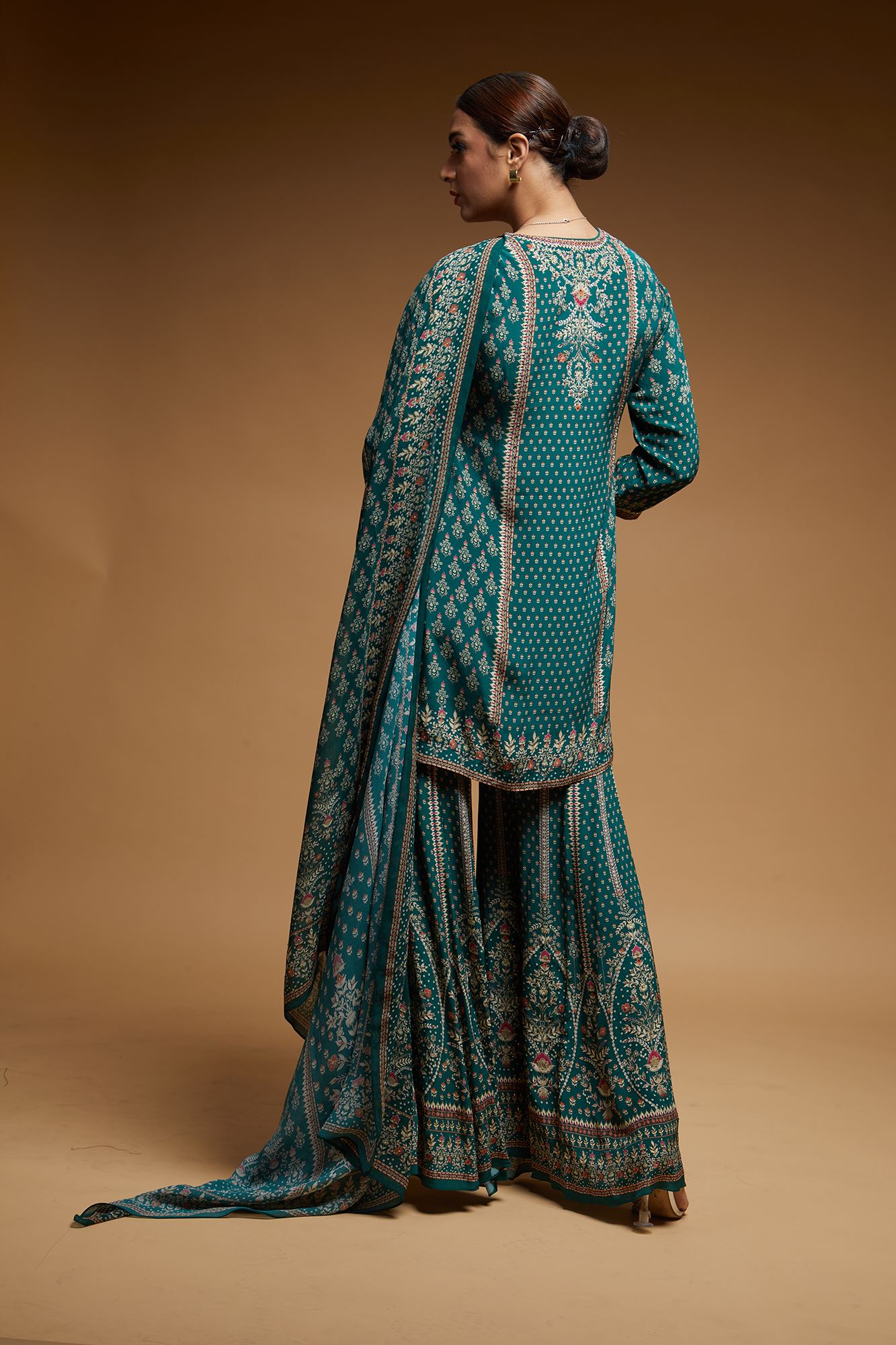 teal-sharara-nrs576-4