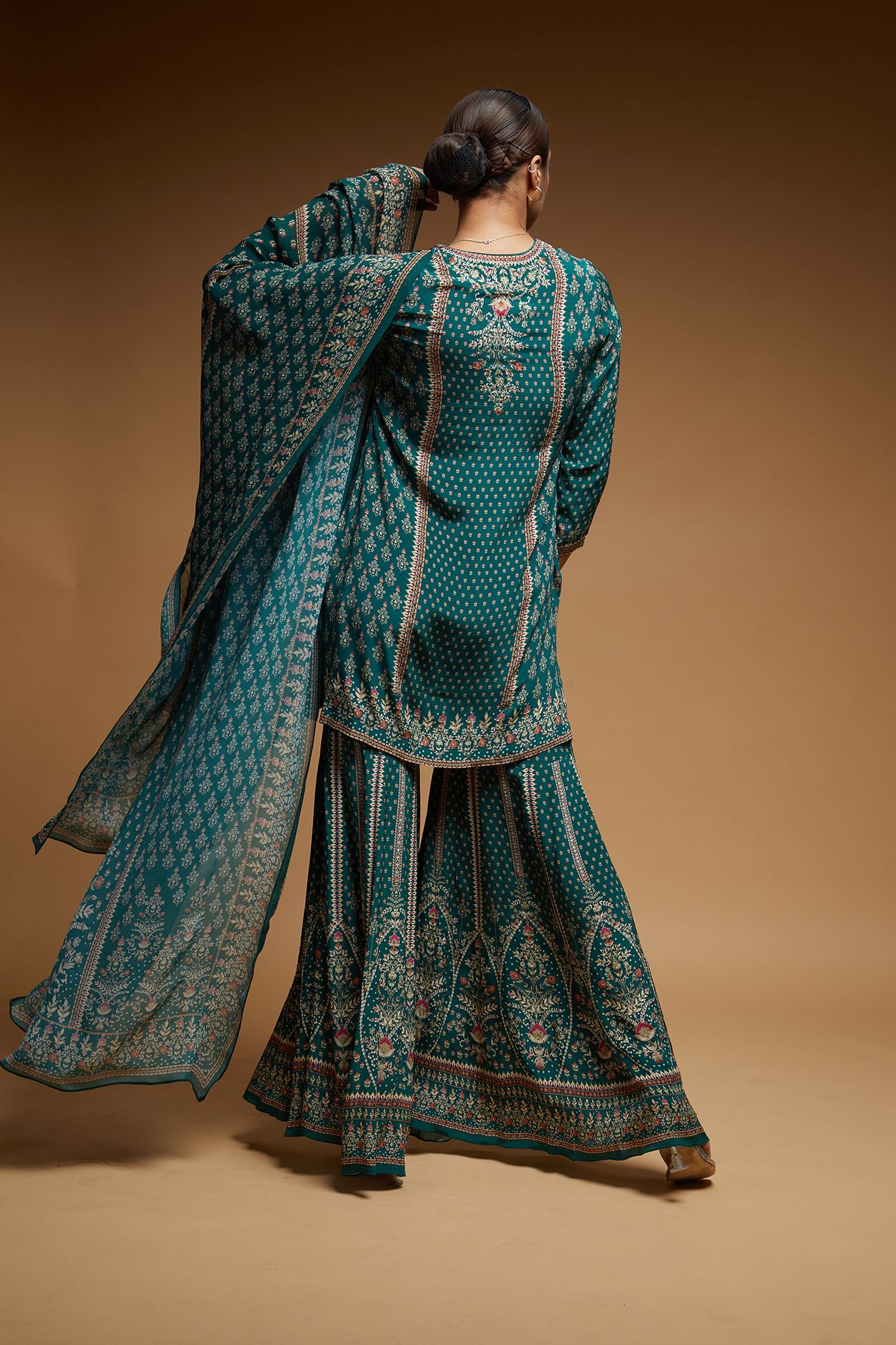 teal-sharara-nrs576-5