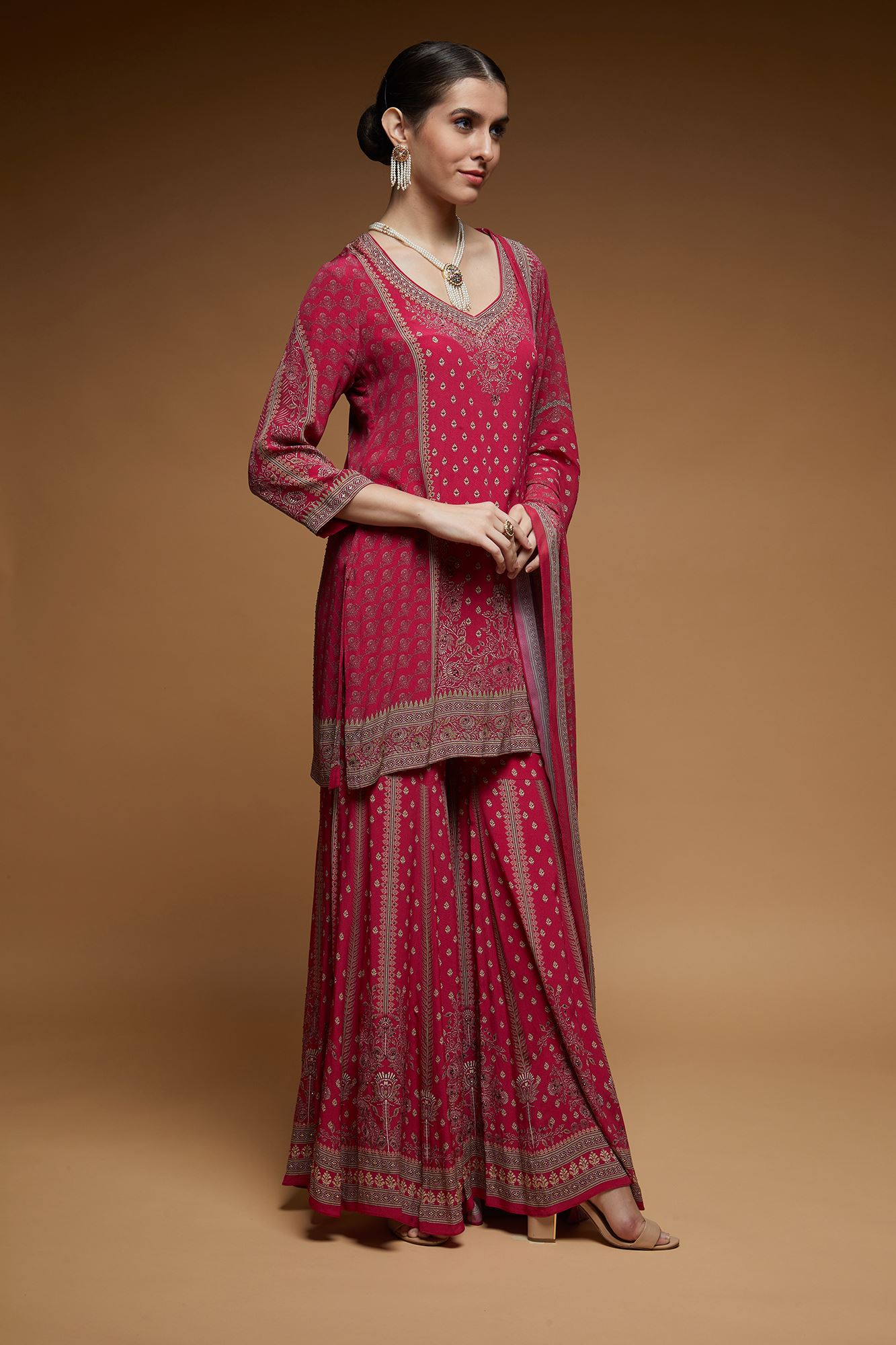 fuchsia-sharara-nrs587-3