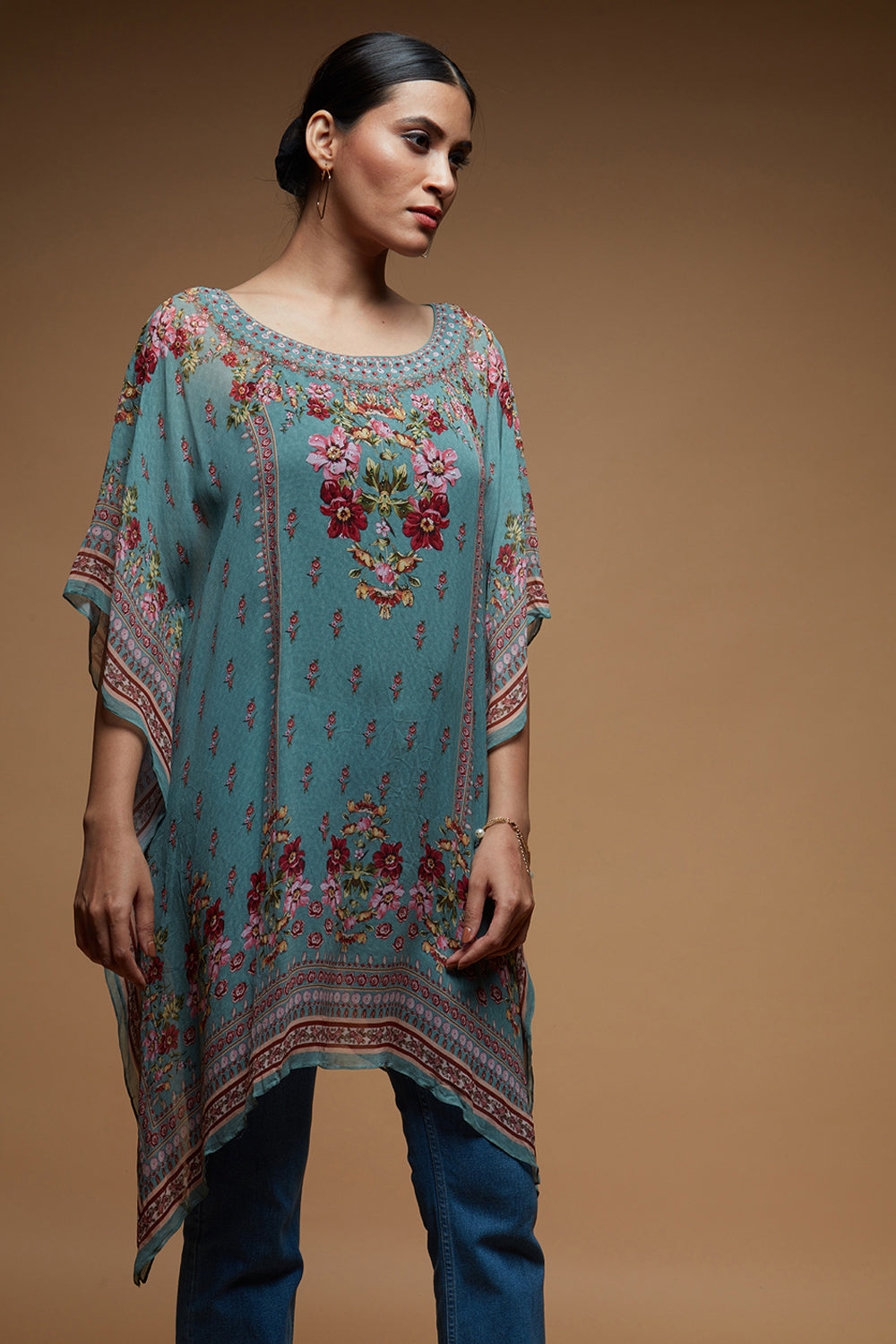 Aqua Color Short Farasha